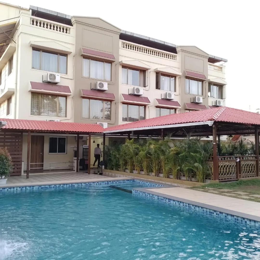 Mountview Resort Лонавала Екстериор снимка